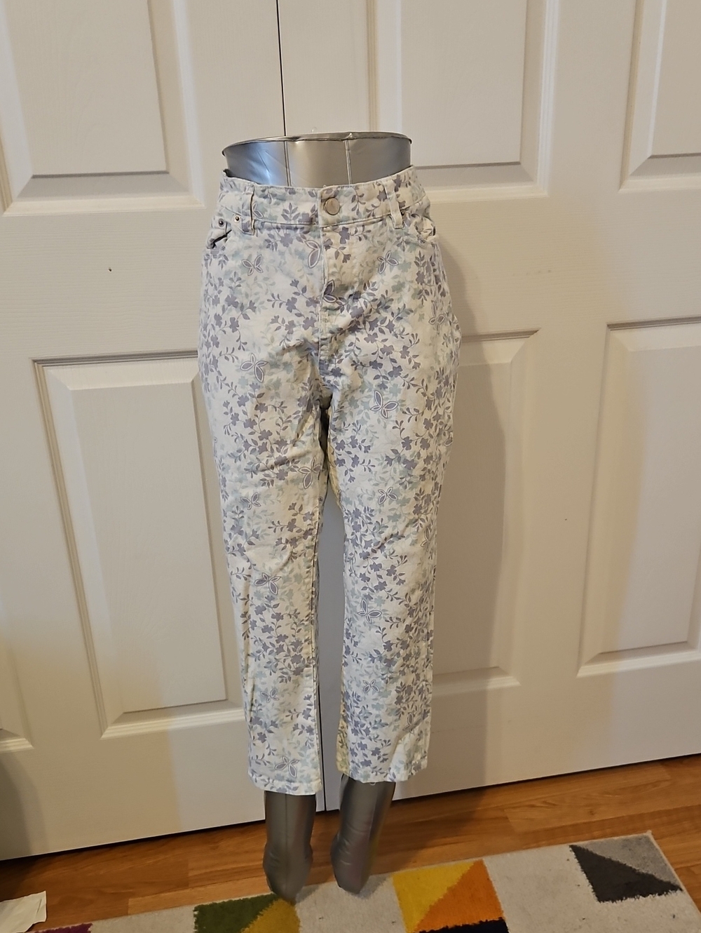 Women's Floral Cropped Jeans in Light Blue Westport Size 12